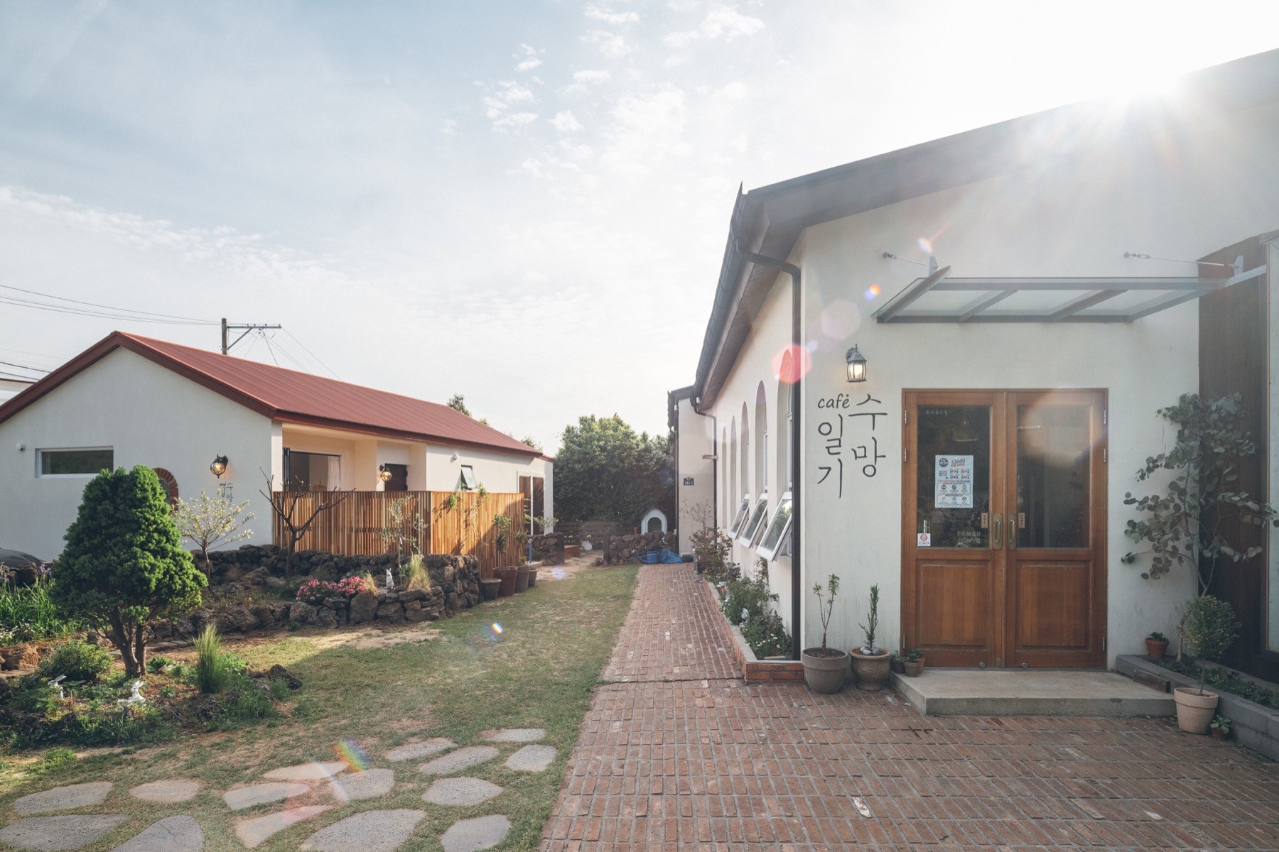https://images.stayfolio.com/system/pictures/images/000/251/340/original/4330403a5a4b59830811de60a913d6ad5249daa7.jpg?1736490936