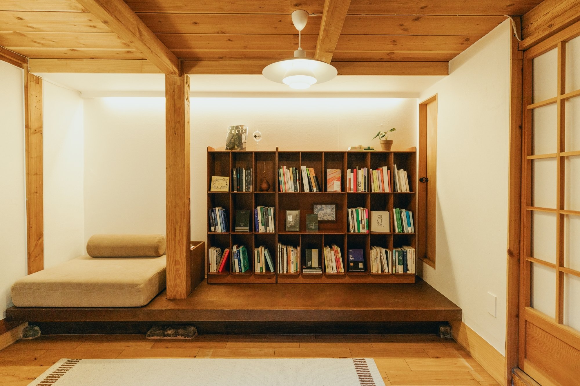 of.onebookstay  of.onebookstay