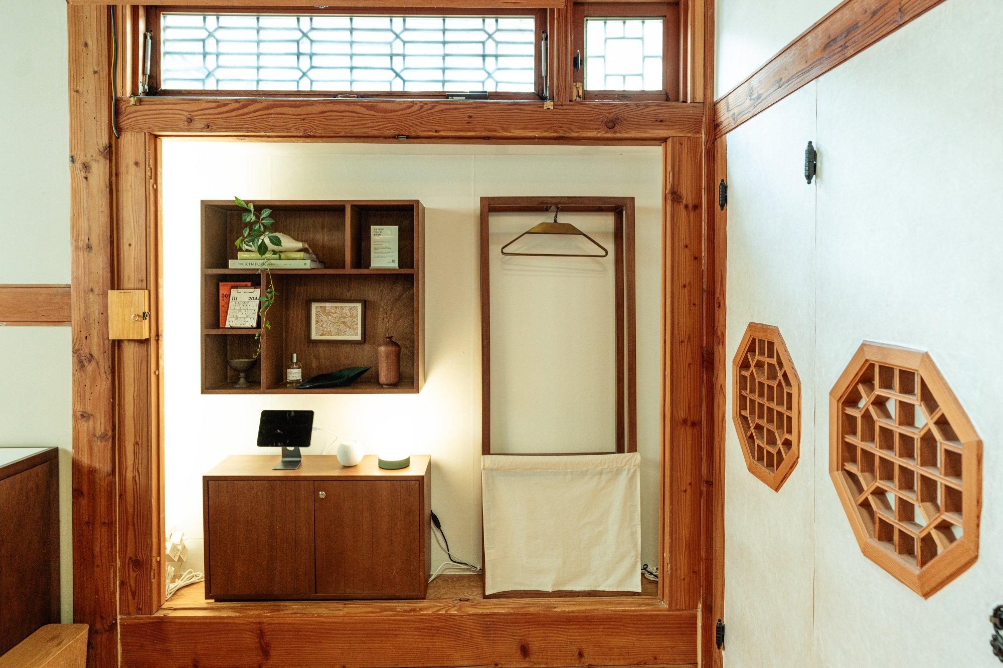of.onebookstay  of.onebookstay