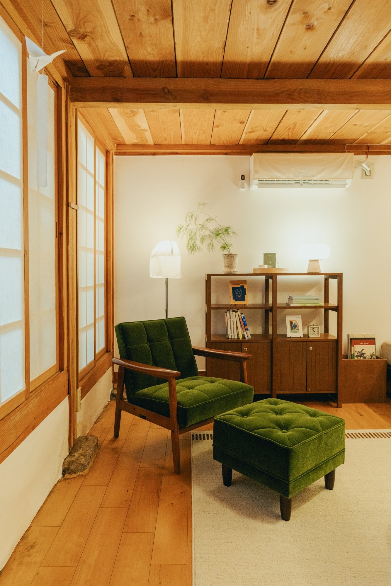 of.onebookstay  of.onebookstay