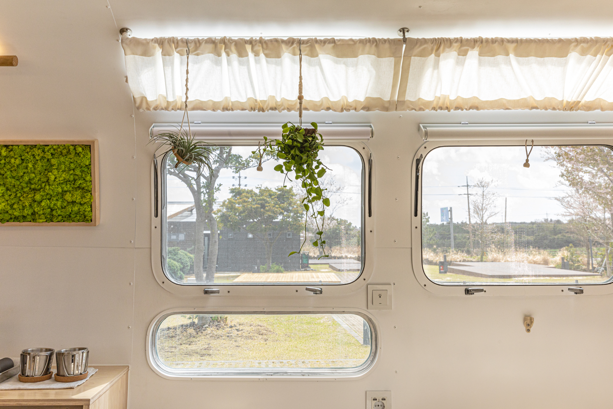Around Follie 客室 Airstream 31ft +
