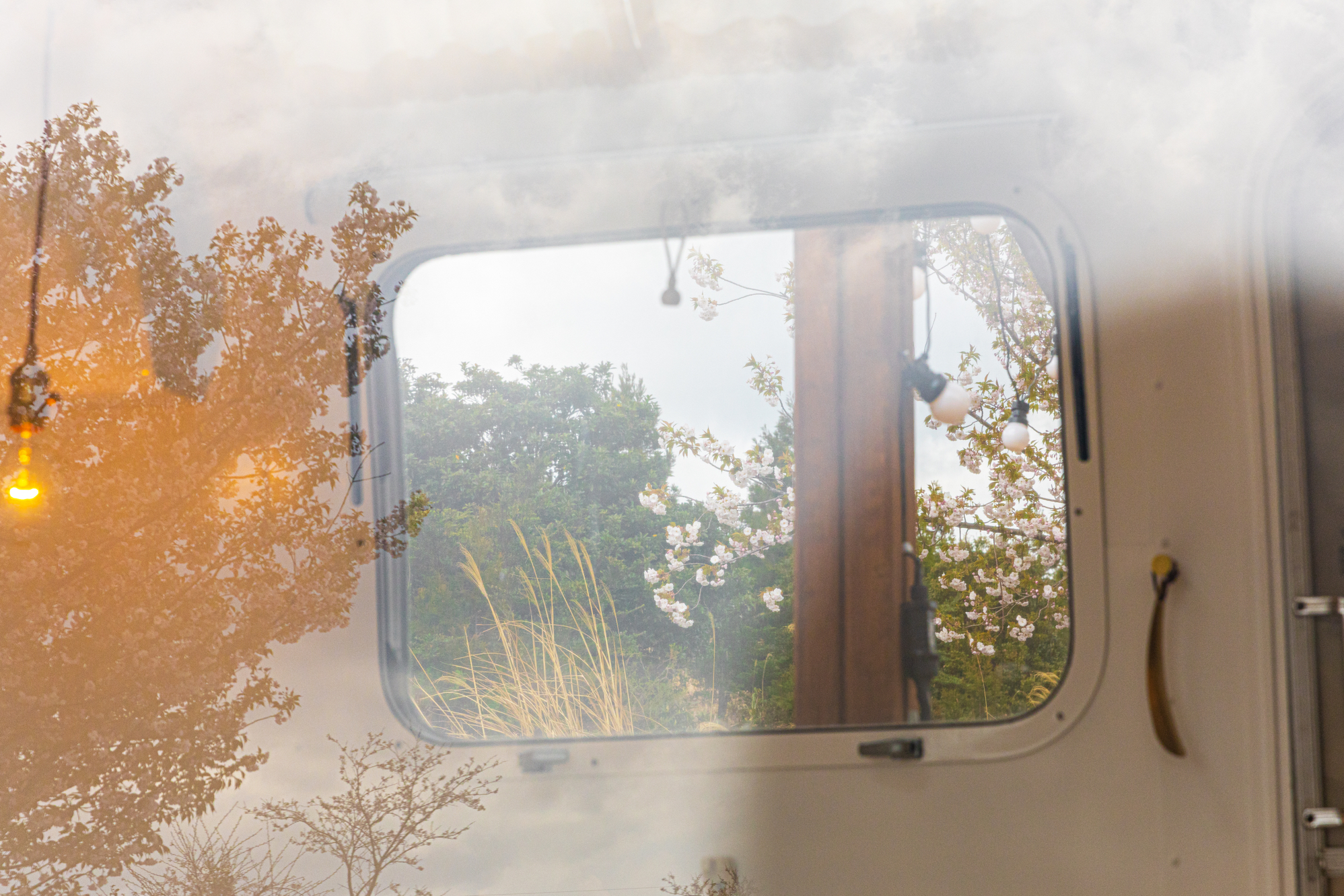 Around Follie 客室 Airstream 31ft +