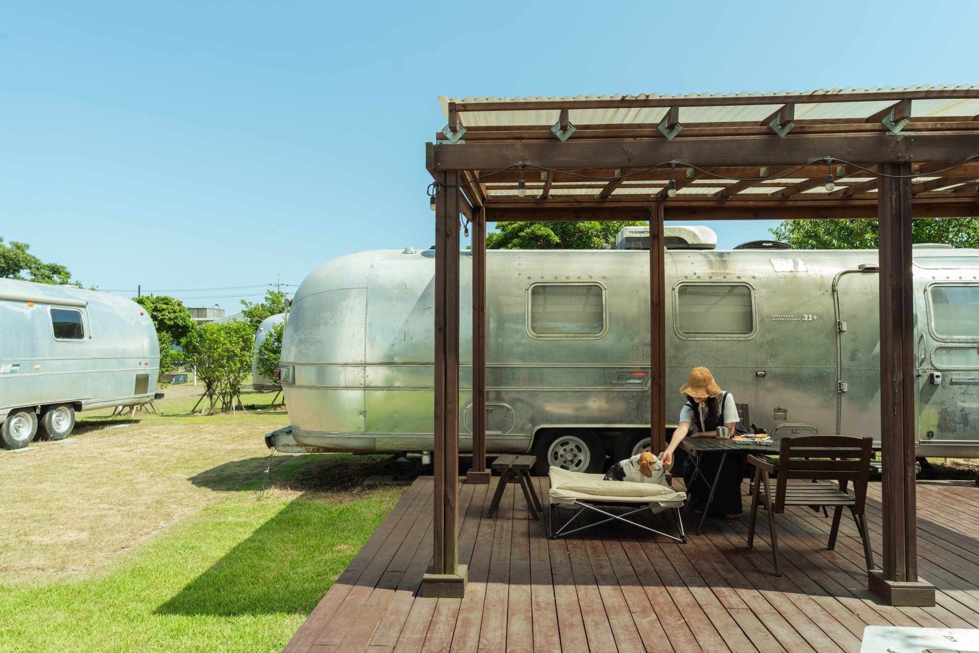 Around Follie 客室 Airstream 31ft +