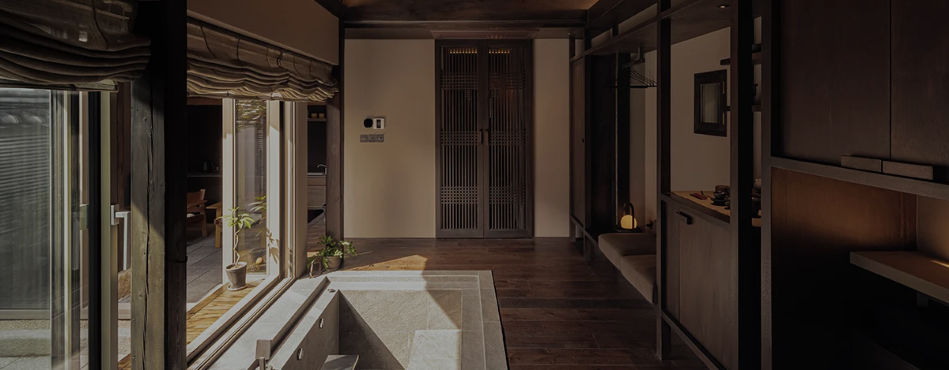 庭を眺めながら
湯浴みを楽しむ韓屋ステイ